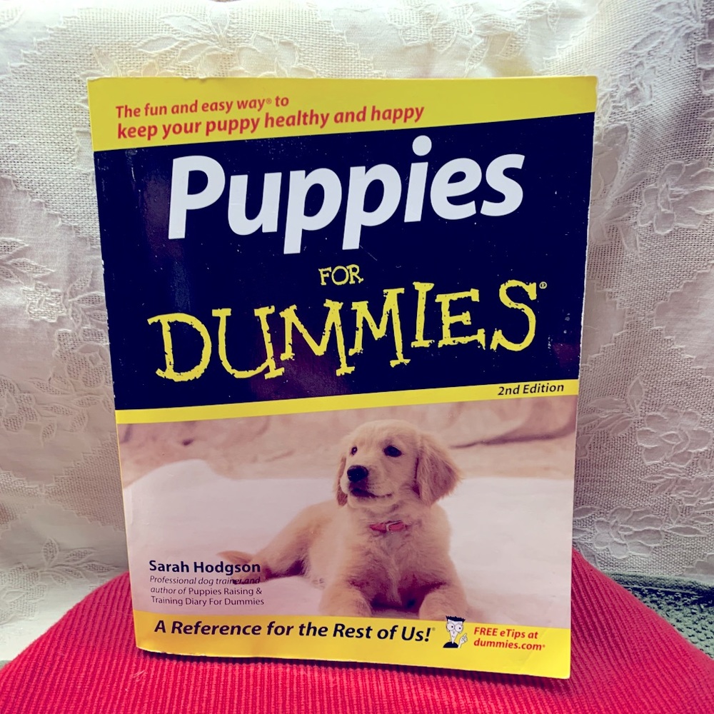 🌞 5/$25 Paperback “Puppies For Dummies”